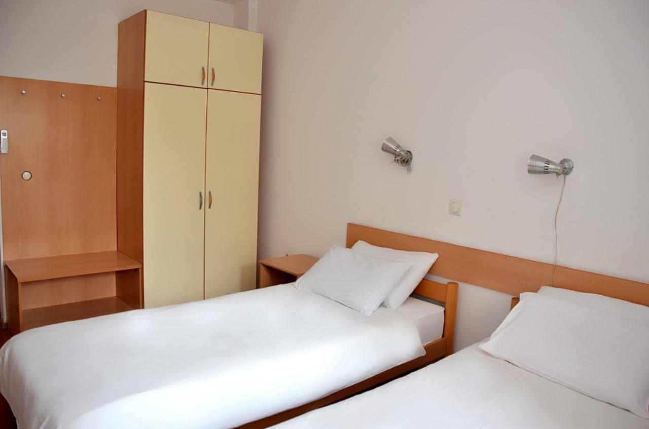 7 Hotel