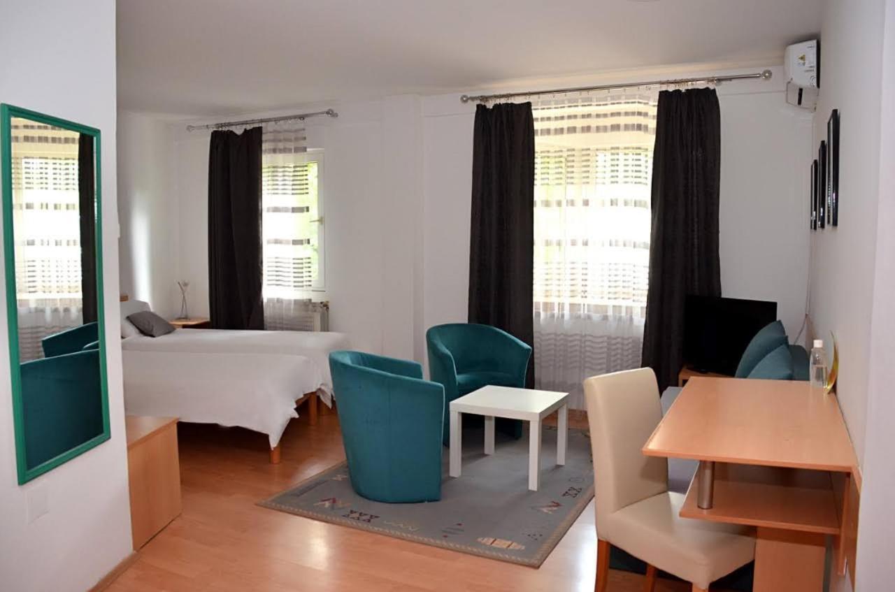 Hotel 7