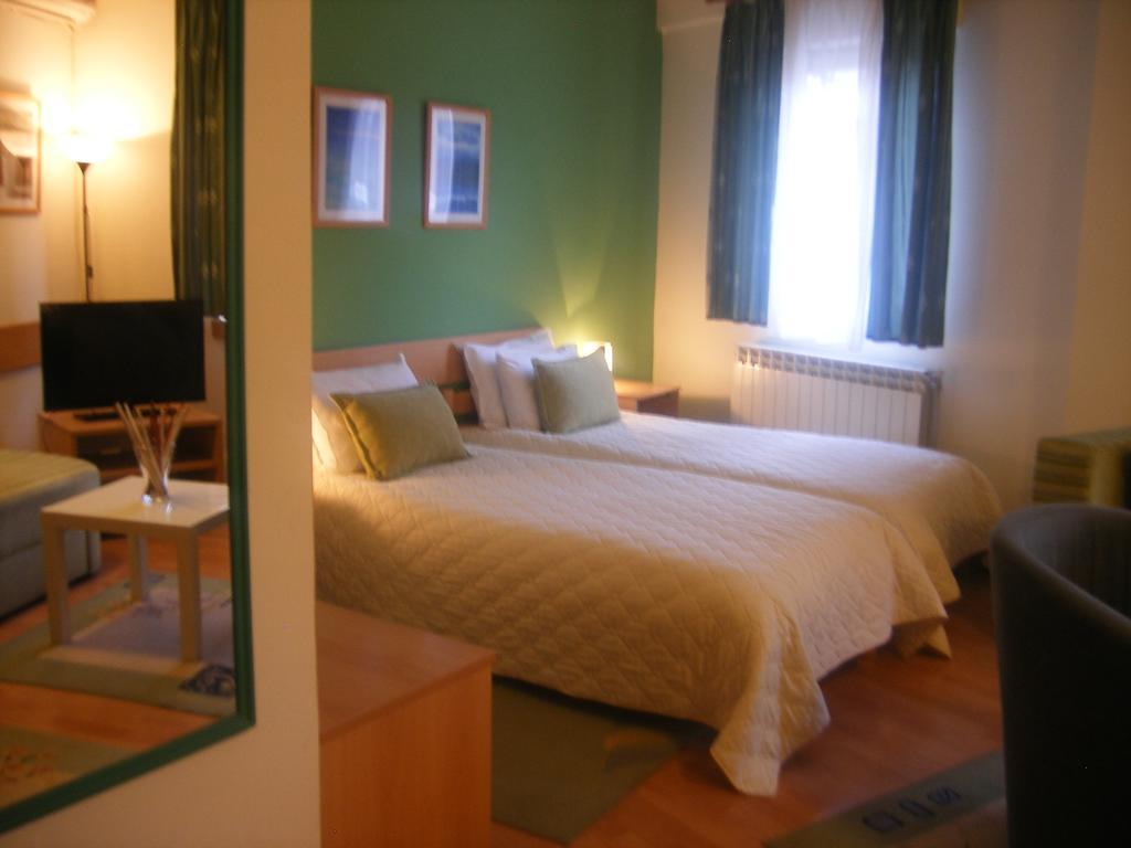 Otel 7